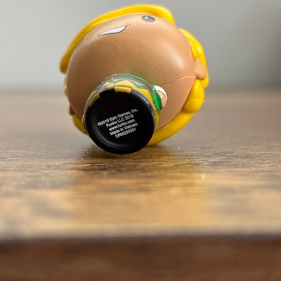 FUNKO Pint Size Heroes FORTNITE Codename ELF Toy Mini Figure Cake Topper 2019 - Picture 7 of 7